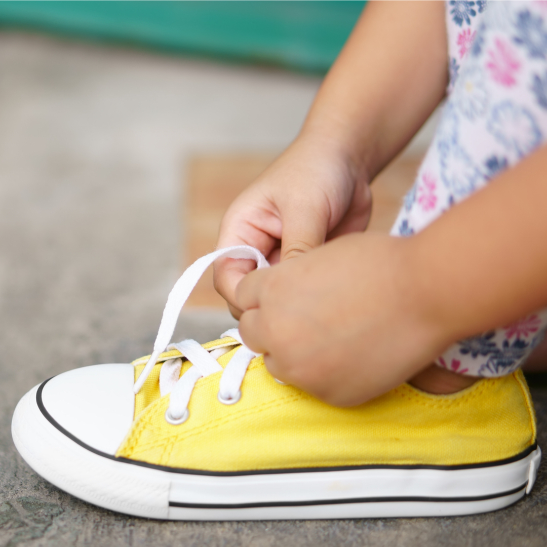 How to tie shoelaces before school 