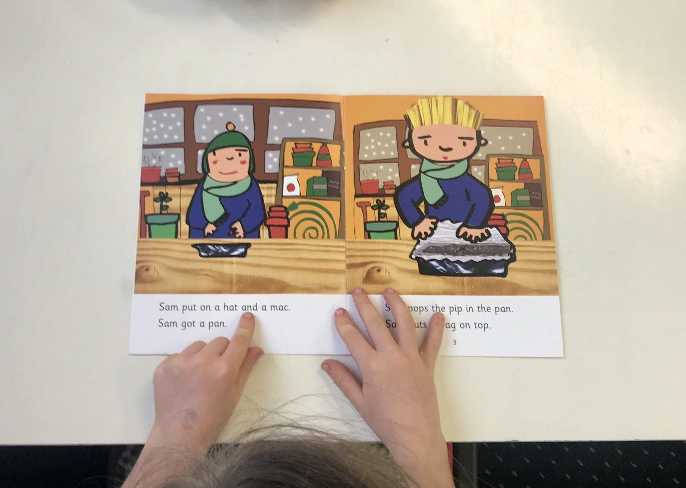 Young girl working on her dyslexia with Speech Pathologist in Bondi Junction and Mscot
